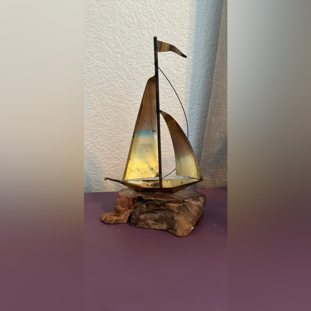 Vintage Sailboat on driftwood base - Picture 2 of 5